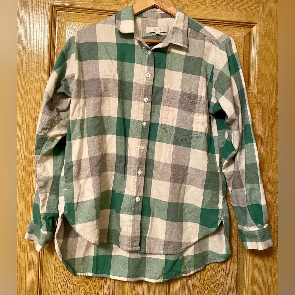 LOFT Women’s Green and White Checkered Shirt size Small 100% cotton